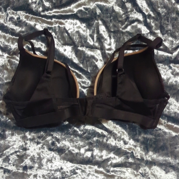 30B Victoria's Secret Bombshell NWOT Add-2-Cups Plunge Bra in Beige+Black Lace - Picture 3 of 6